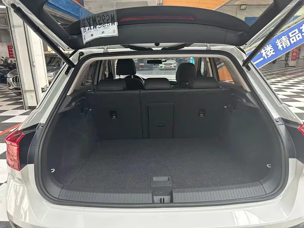 Volkswagen T-Roc 2021 Facelift 280TSI DSG FWD R-Line Pro Smart Connect Edition 2021 - thumbnail 17