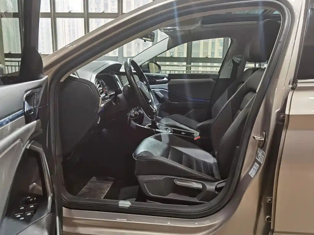 Volkswagen Volkswagen Sagitar 2019 200TSI DSG Comfort Model VI 2019 - thumbnail 14