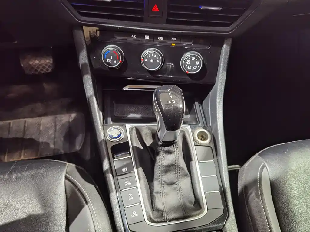 Volkswagen Volkswagen Sagitar 2019 200TSI DSG Comfort Model VI 2019 - thumbnail 17