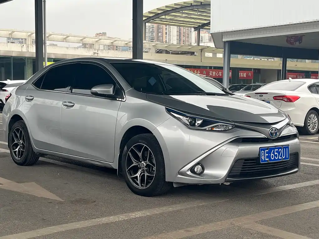 Toyota Toyota Leving 2017 Model Facelift Hybrid 1.8H GS E-CVT Elite Sunroof Edition China V 2018 - thumbnail 3
