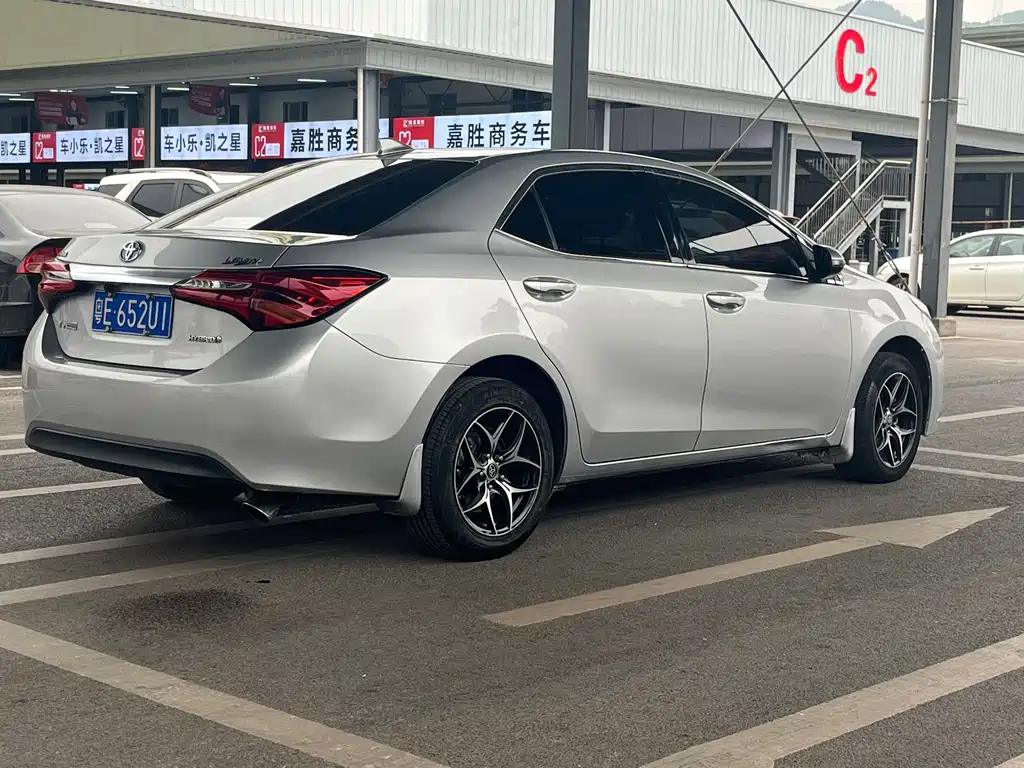 Toyota Toyota Leving 2017 Model Facelift Hybrid 1.8H GS E-CVT Elite Sunroof Edition China V 2018 - thumbnail 7