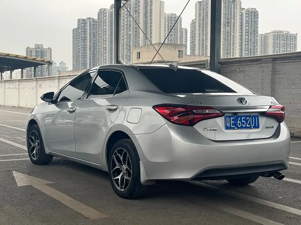 Toyota Toyota Leving 2017 Model Facelift Hybrid 1.8H GS E-CVT Elite Sunroof Edition China V 2018 - thumbnail 9