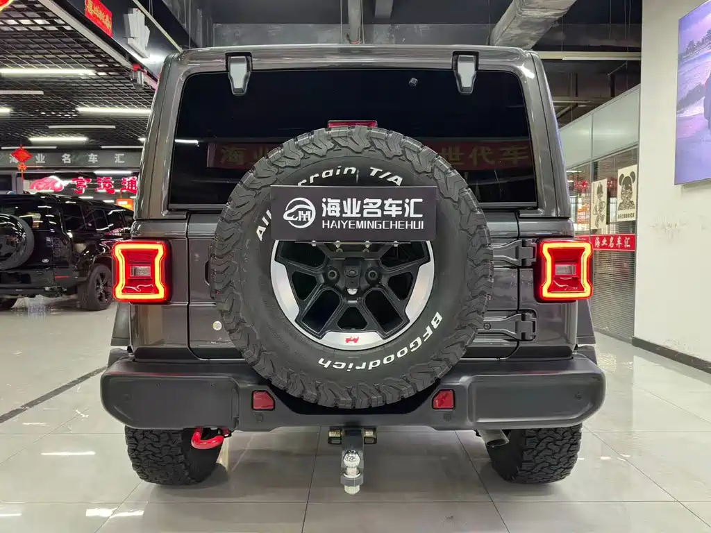 Jeep Jeep Wrangler 2019 2.0T Rubicon 4-Door Version国VI  Wait, I need to correct this. The "国VI" refers to China's emission standard (National VI), which isn't typically part of the international model name. The internationally accepted name would be:  Jeep Wrangler 2019 2.0T Rubicon 4-Door 2019 - thumbnail 5