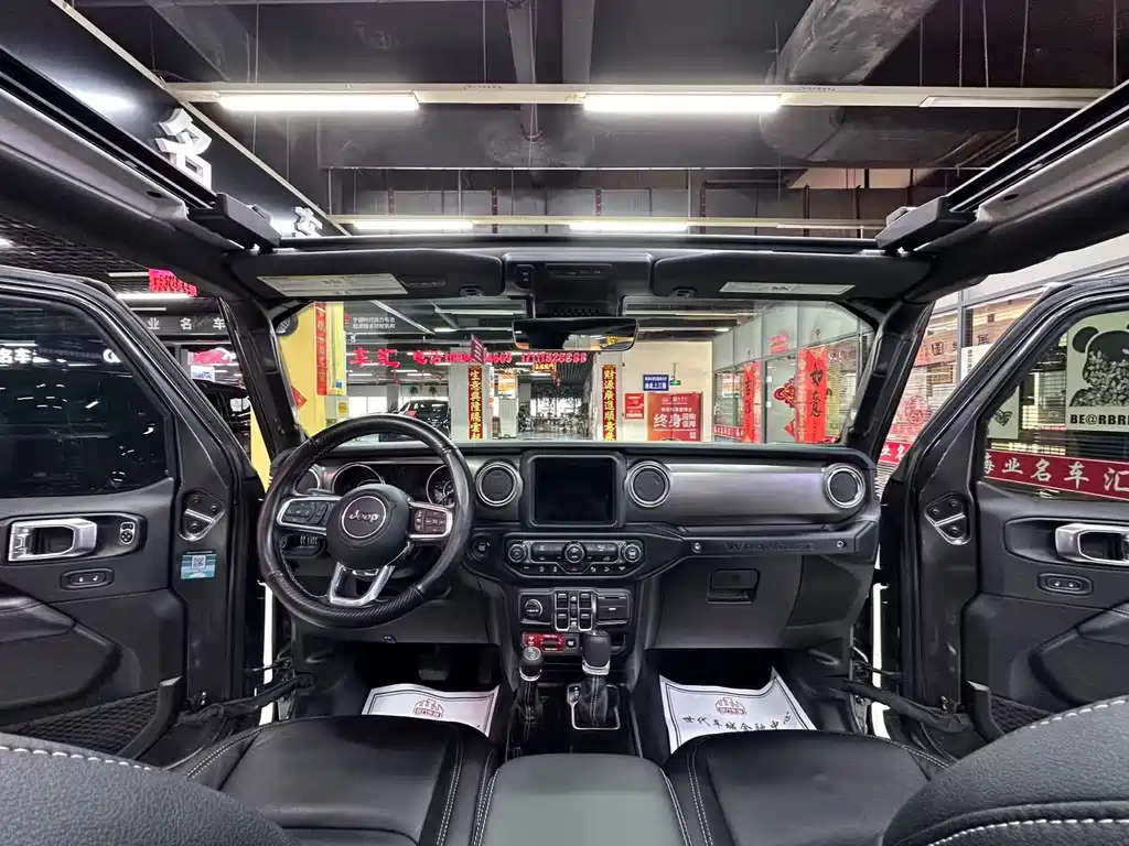 Jeep Jeep Wrangler 2019 2.0T Rubicon 4-Door Version国VI  Wait, I need to correct this. The "国VI" refers to China's emission standard (National VI), which isn't typically part of the international model name. The internationally accepted name would be:  Jeep Wrangler 2019 2.0T Rubicon 4-Door 2019 - thumbnail 21