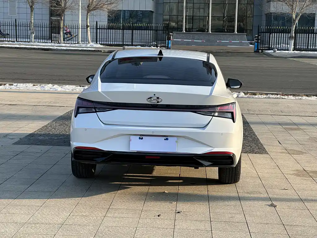 Hyundai Hyundai Elantra 2021 1.5L CVT LUX Premium Edition 2022 - thumbnail 5