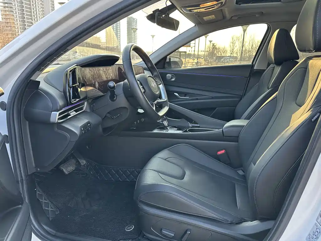 Hyundai Hyundai Elantra 2021 1.5L CVT LUX Premium Edition 2022 - thumbnail 7