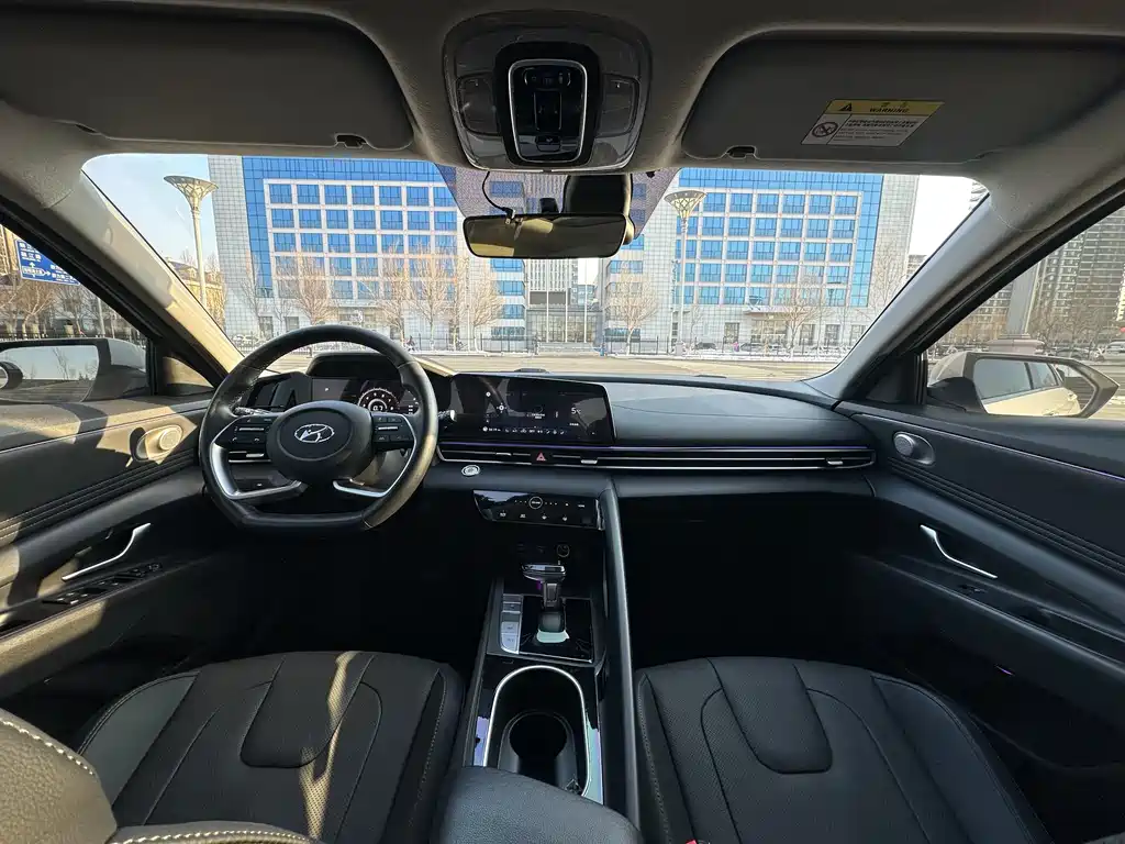 Hyundai Hyundai Elantra 2021 1.5L CVT LUX Premium Edition 2022 - thumbnail 9