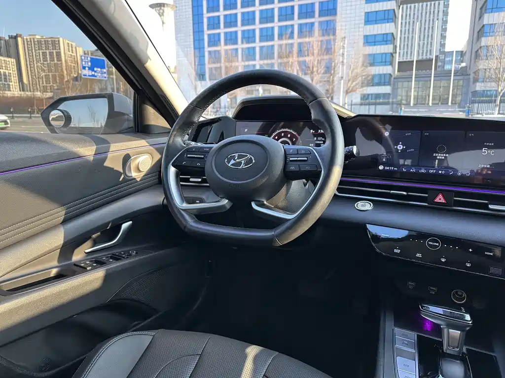 Hyundai Hyundai Elantra 2021 1.5L CVT LUX Premium Edition 2022 - thumbnail 11