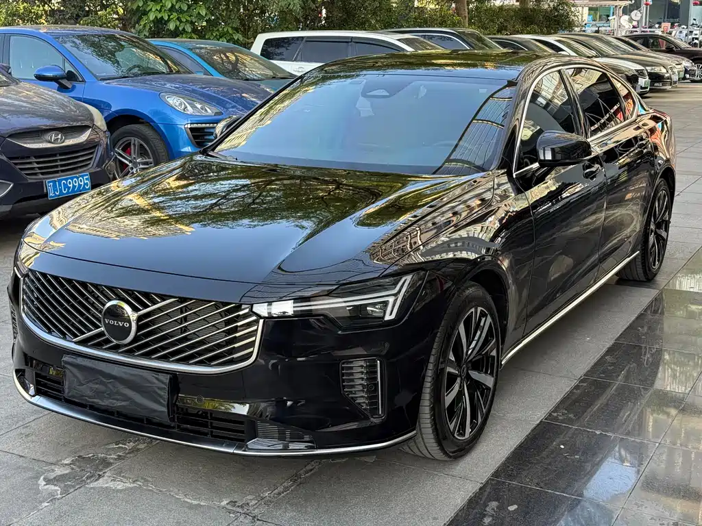 Volvo Volvo S90 2026 B5 Momentum Luxury Edition 2025 - thumbnail 2