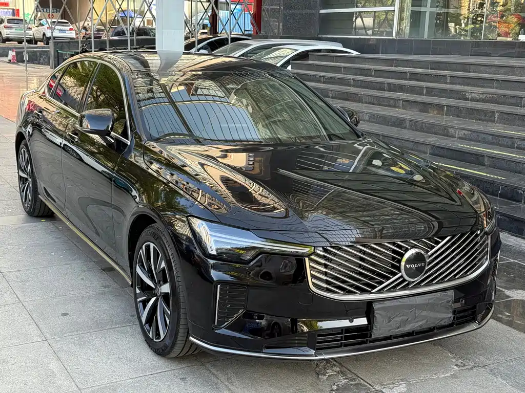 Volvo Volvo S90 2026 B5 Momentum Luxury Edition 2025 - thumbnail 3