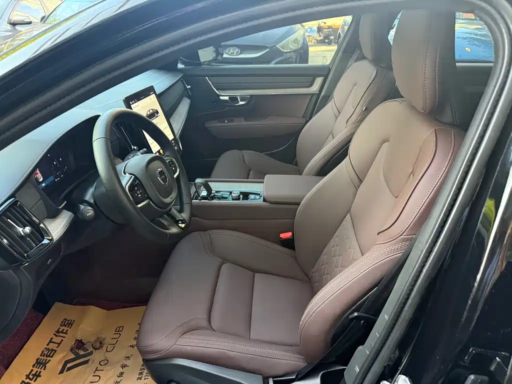Volvo Volvo S90 2026 B5 Momentum Luxury Edition 2025 - thumbnail 4