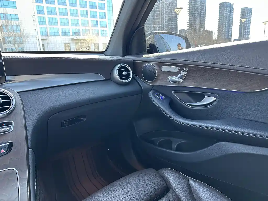Mercedes-Benz Mercedes-Benz GLC 2021 GLC 260 L 4MATIC Luxury Edition 2021 - thumbnail 18