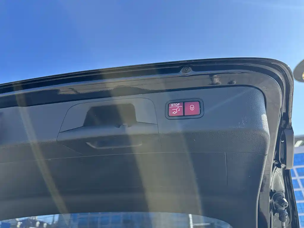 Mercedes-Benz Mercedes-Benz GLC 2021 GLC 260 L 4MATIC Luxury Edition 2021 - thumbnail 19