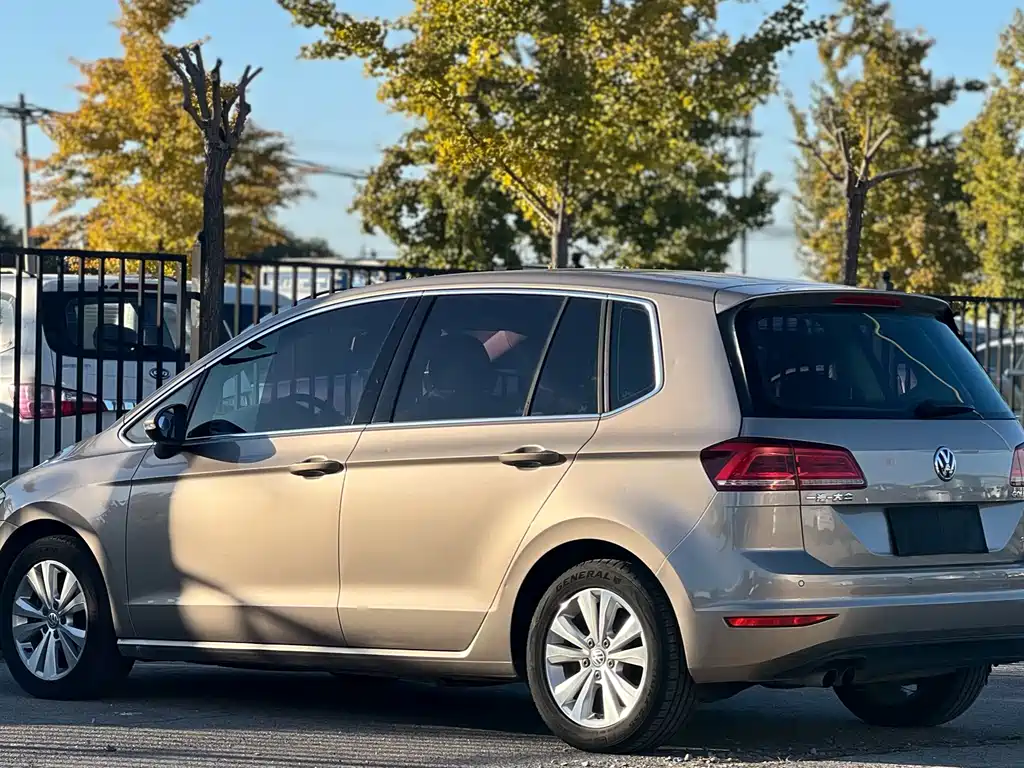 Volkswagen Volkswagen Golf Sportsvan 2016 230TSI Automatic Trendline 2016 - thumbnail 4