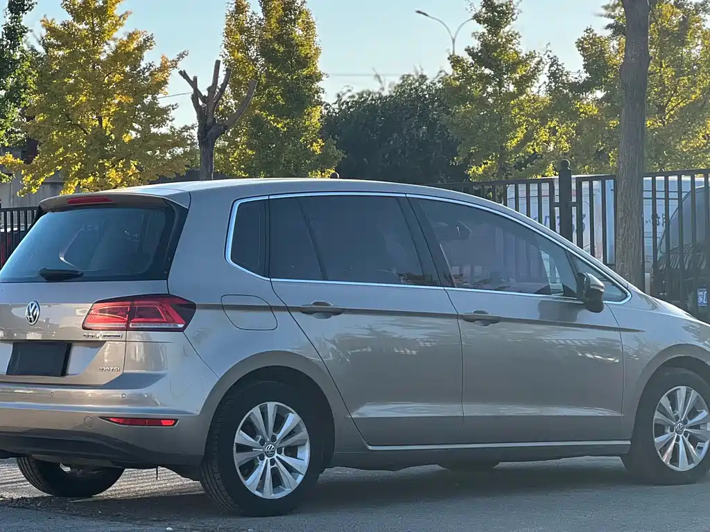Volkswagen Volkswagen Golf Sportsvan 2016 230TSI Automatic Trendline 2016 - thumbnail 6