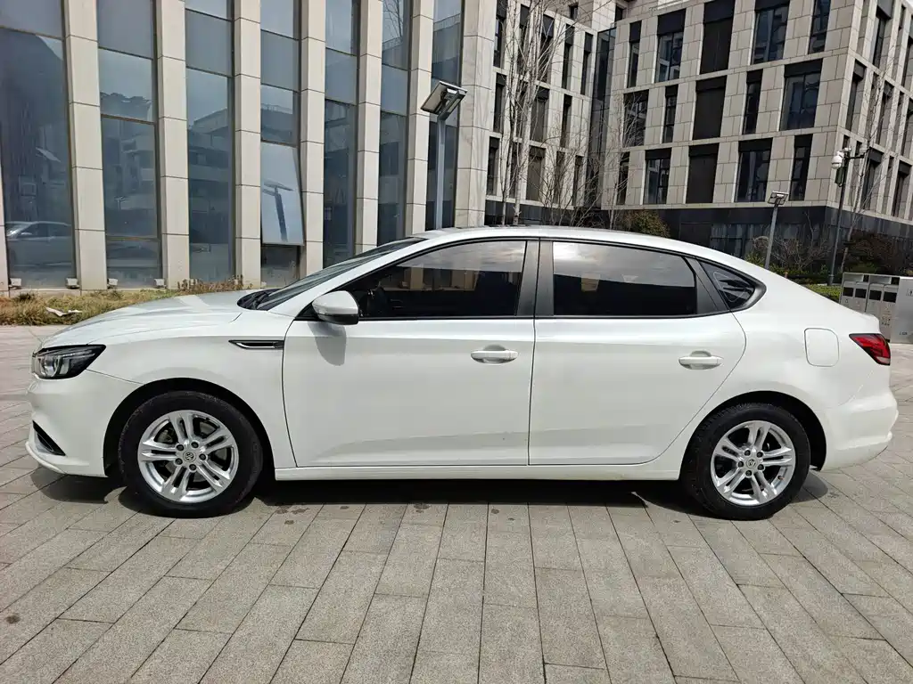 MG MG6 2017 20T Automatic Elite Intelligent Connectivity Edition国V MG6 2017 20T Automatic Elite Smart Connect Version V 2019 - thumbnail 3