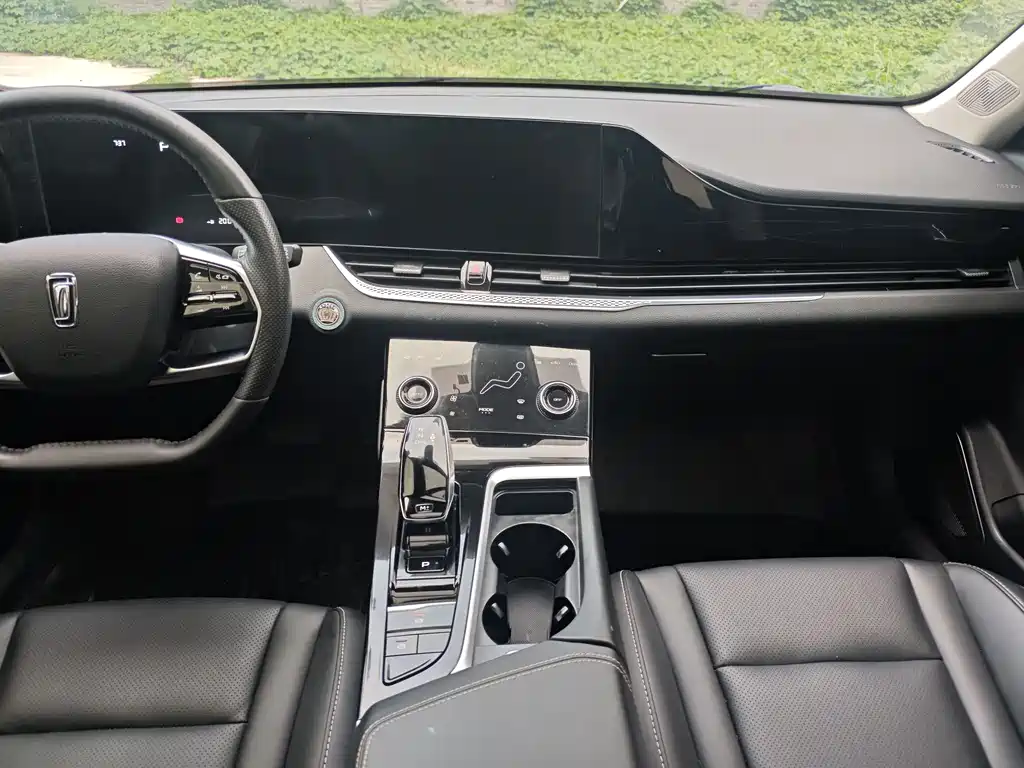 Bestune Bestune B70 2023 Model Year 3rd Generation 1.5T Automatic Enjoy 70th Anniversary Edition 2023 - thumbnail 7