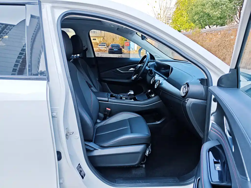 Dongfeng Foton Fengxing T5 EVO 2021 1.5TD DCT Platinum Edition 2021 - thumbnail 11