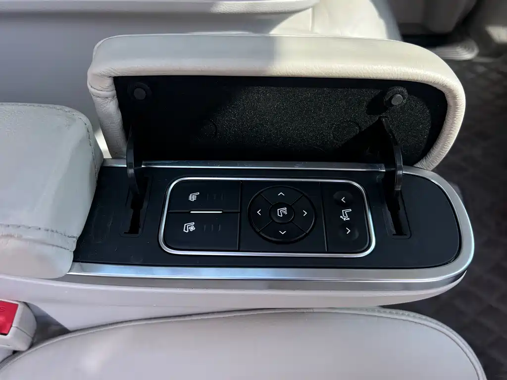 GAC Trumpchi GAC Trumpchi M8 2018 320T Premium Edition 2018 - thumbnail 24