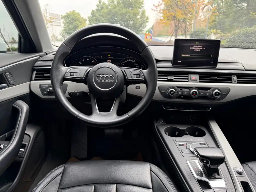 Audi Audi A4L 2018 30th Anniversary Edition 40 TFSI Progressive Model 2018 - thumbnail 6