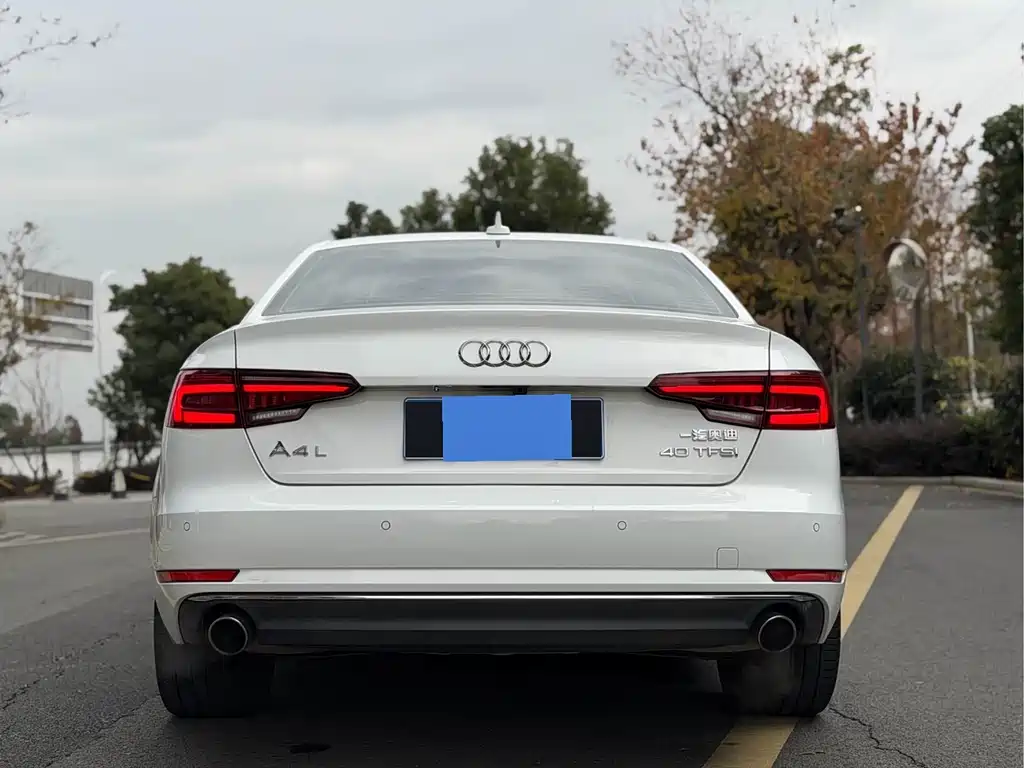 Audi Audi A4L 2018 30th Anniversary Edition 40 TFSI Progressive Model 2018 - thumbnail 11