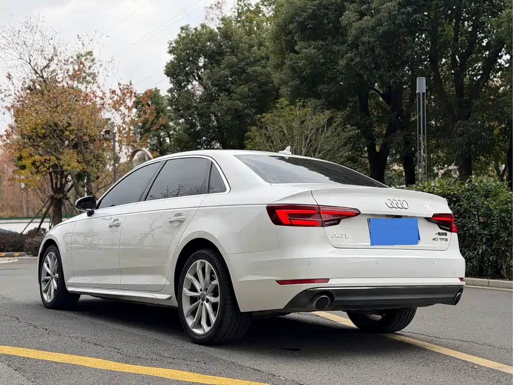 Audi Audi A4L 2018 30th Anniversary Edition 40 TFSI Progressive Model 2018 - thumbnail 12