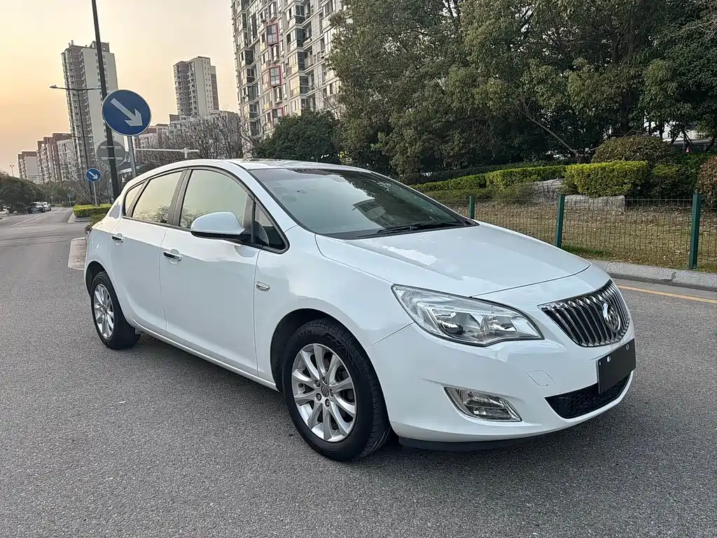 Buick Buick Excelle GT 2013 XT 1.6L Automatic Fashion Edition 2013 - thumbnail 3
