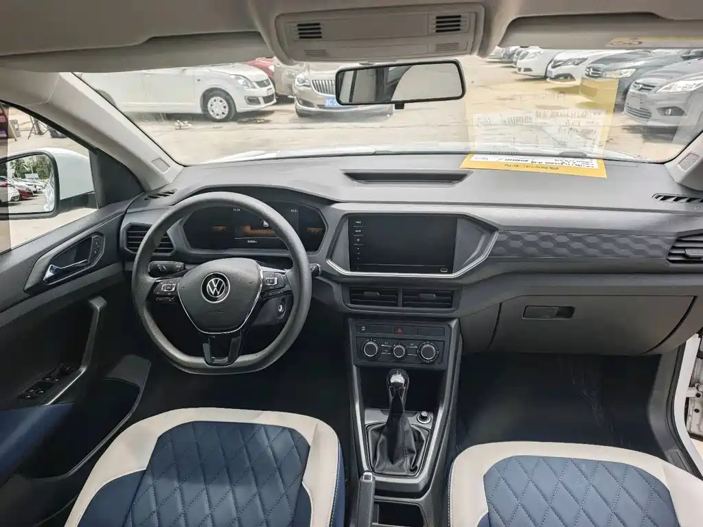 Volkswagen Tiguan 2023 1.5L Automatic Comfort Edition 2023 - thumbnail 4