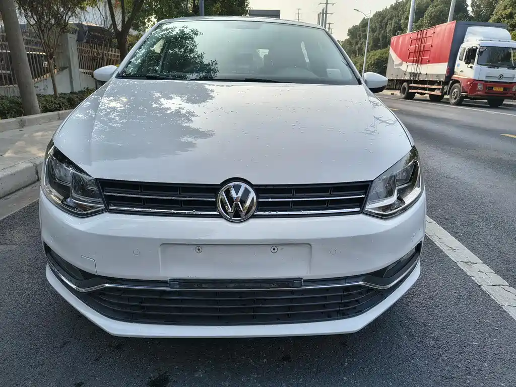 Volkswagen Volkswagen Polo 2016 1.6L Automatic Luxury Edition 2017 - thumbnail 2