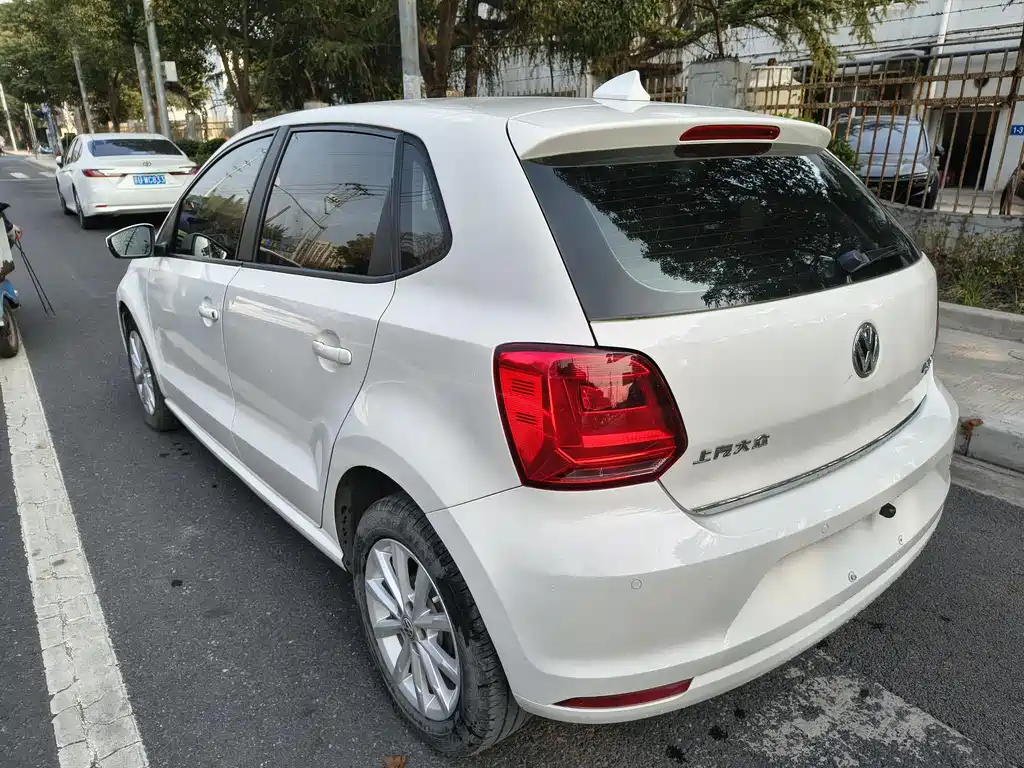 Volkswagen Volkswagen Polo 2016 1.6L Automatic Luxury Edition 2017 - thumbnail 9