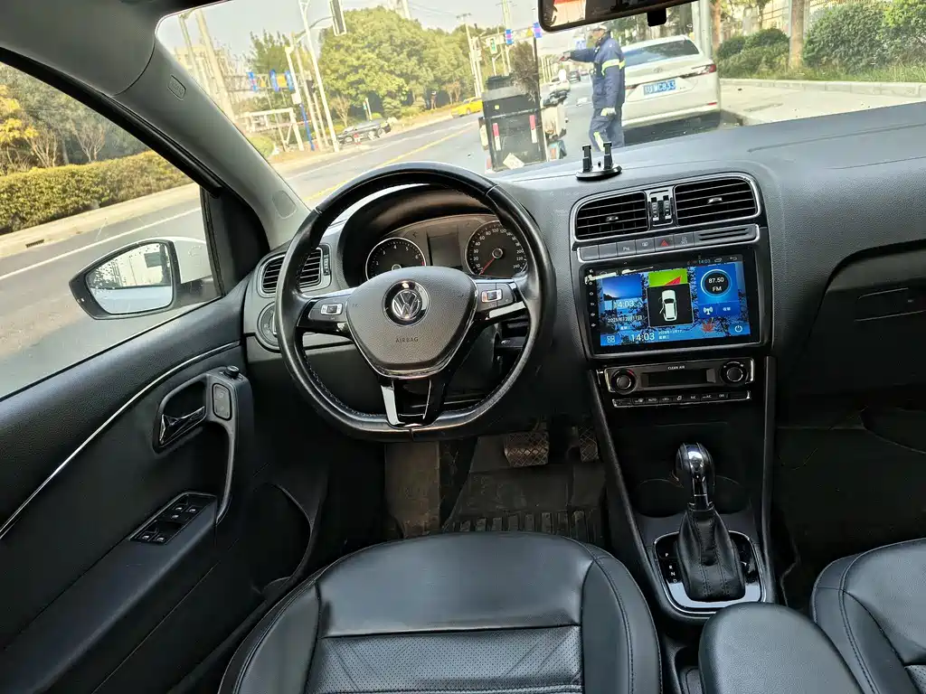 Volkswagen Volkswagen Polo 2016 1.6L Automatic Luxury Edition 2017 - thumbnail 13