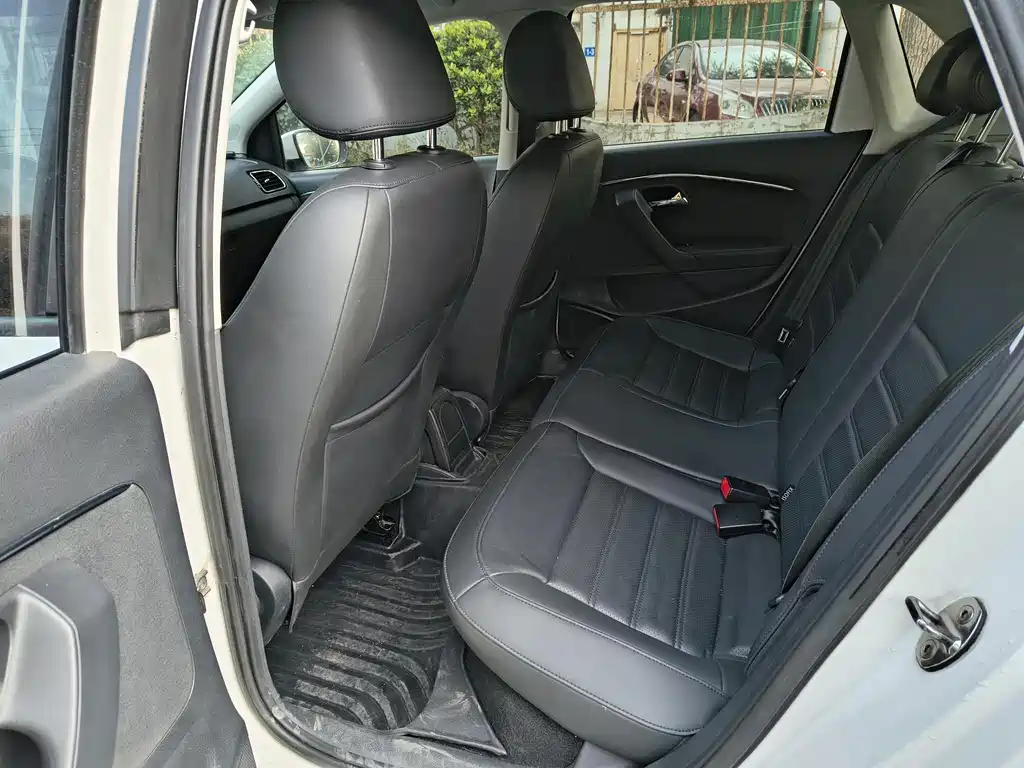 Volkswagen Volkswagen Polo 2016 1.6L Automatic Luxury Edition 2017 - thumbnail 14