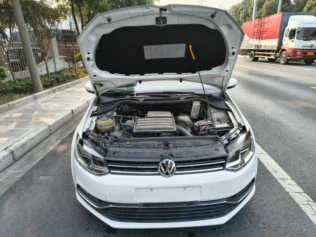 Volkswagen Volkswagen Polo 2016 1.6L Automatic Luxury Edition 2017 - thumbnail 17