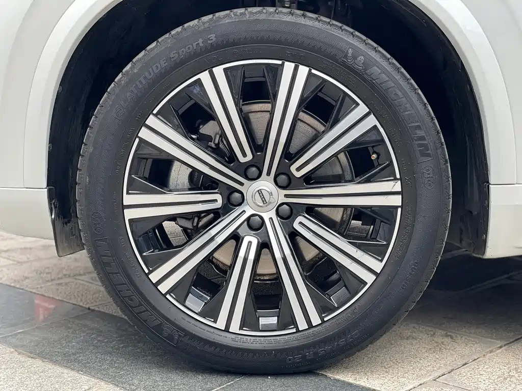 Volvo Volvo XC90 2020 Model Year Facelift T6 Momentum Luxury 7-Seat 2020 - thumbnail 6
