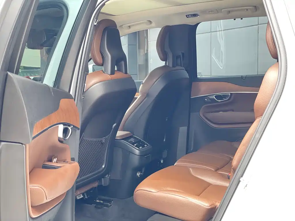 Volvo Volvo XC90 2020 Model Year Facelift T6 Momentum Luxury 7-Seat 2020 - thumbnail 8
