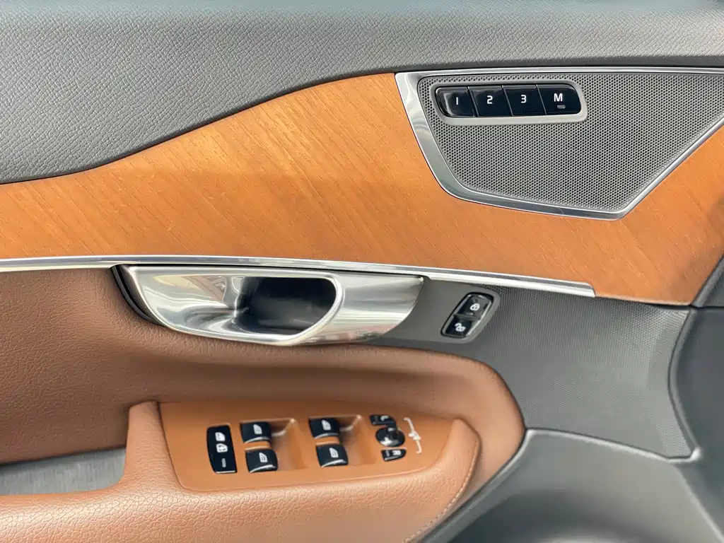 Volvo Volvo XC90 2020 Model Year Facelift T6 Momentum Luxury 7-Seat 2020 - thumbnail 12