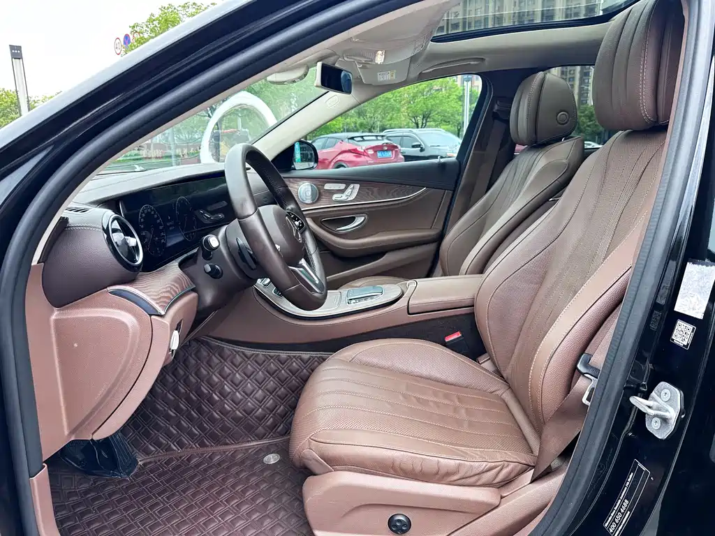 Mercedes-Benz Mercedes-Benz E-Class 2020 Model Year Facelift E 300 L Special Edition 2020 - thumbnail 4