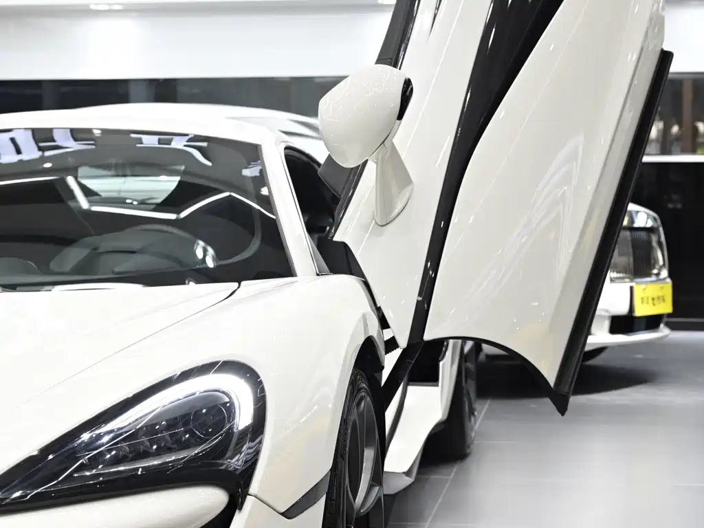 McLaren McLaren 540C 2015 3.8T Coupe 2017 - thumbnail 5