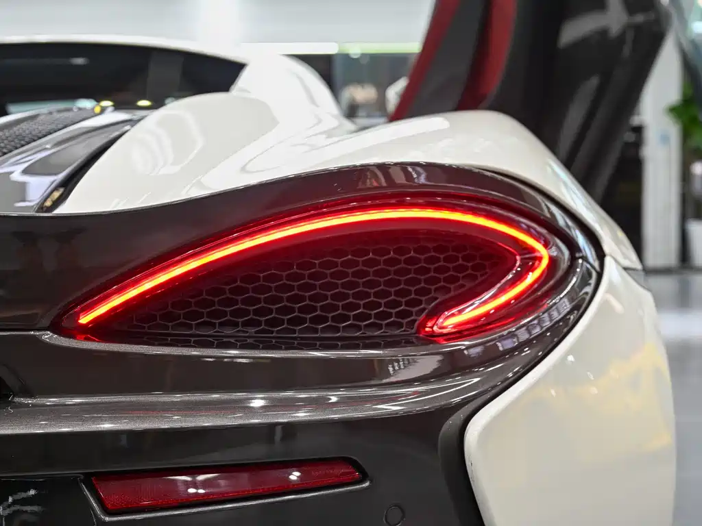 McLaren McLaren 540C 2015 3.8T Coupe 2017 - thumbnail 11