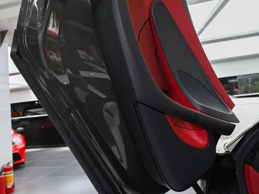 McLaren McLaren 540C 2015 3.8T Coupe 2017 - thumbnail 13