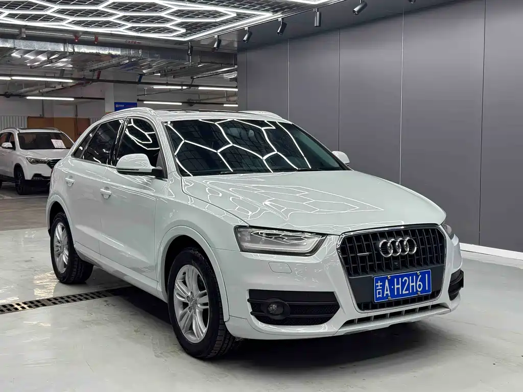 Audi Audi Q3 2013 35 TFSI quattro Technology Package 2014 - thumbnail 3