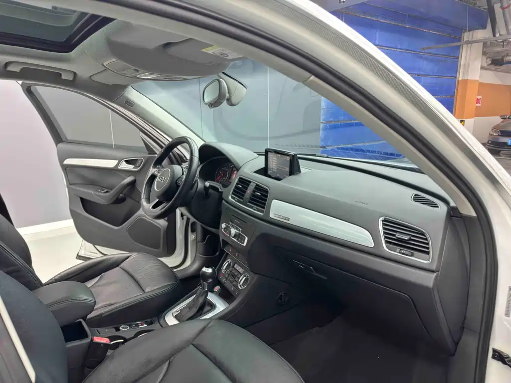 Audi Audi Q3 2013 35 TFSI quattro Technology Package 2014 - thumbnail 6