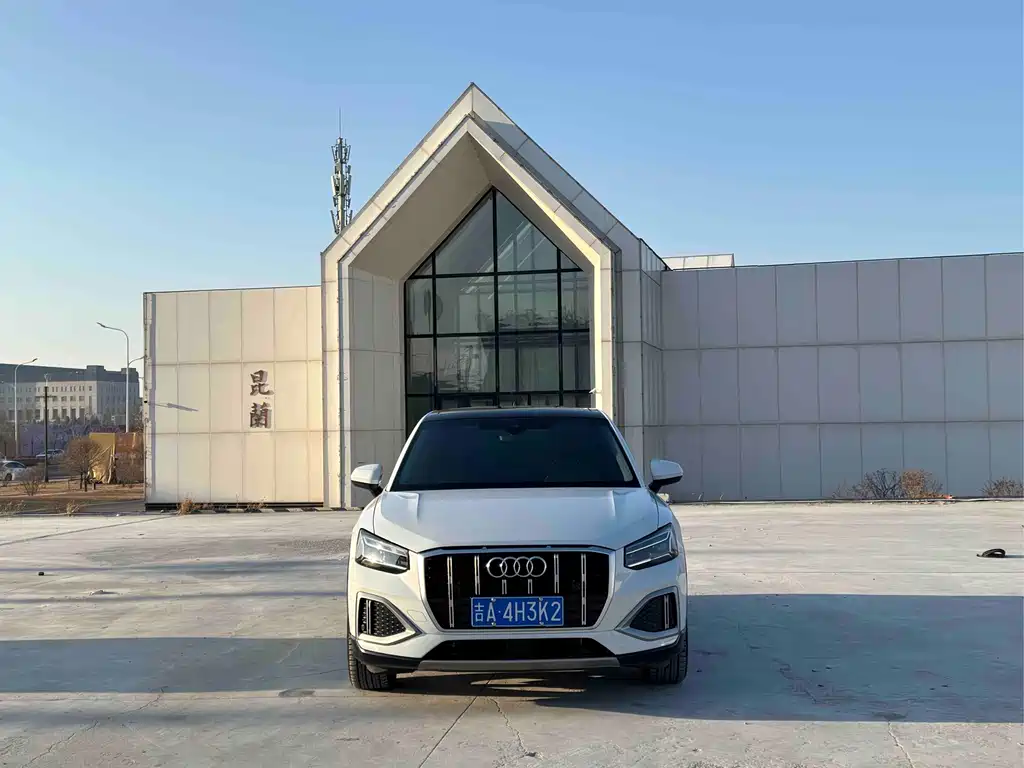 Audi Audi Q2L 2022 35 TFSI Progressive Elegant Edition 2022 - thumbnail 2