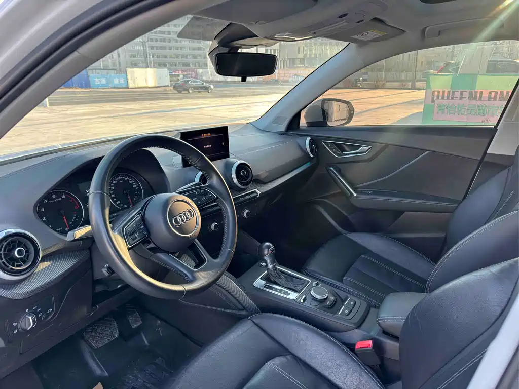 Audi Audi Q2L 2022 35 TFSI Progressive Elegant Edition 2022 - thumbnail 4