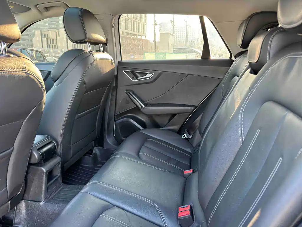 Audi Audi Q2L 2022 35 TFSI Progressive Elegant Edition 2022 - thumbnail 5