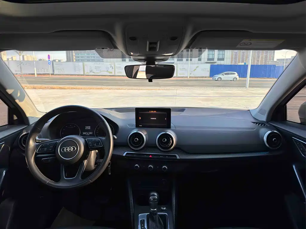 Audi Audi Q2L 2022 35 TFSI Progressive Elegant Edition 2022 - thumbnail 6