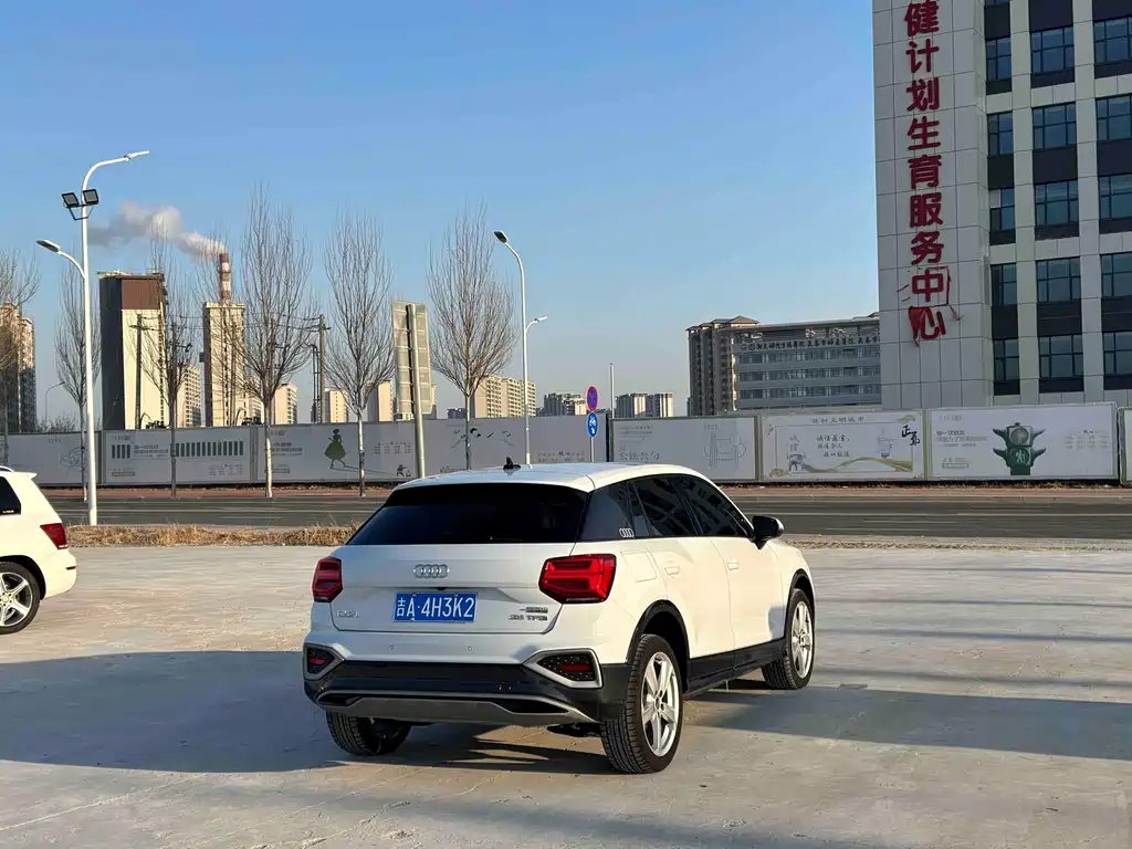 Audi Audi Q2L 2022 35 TFSI Progressive Elegant Edition 2022 - thumbnail 9