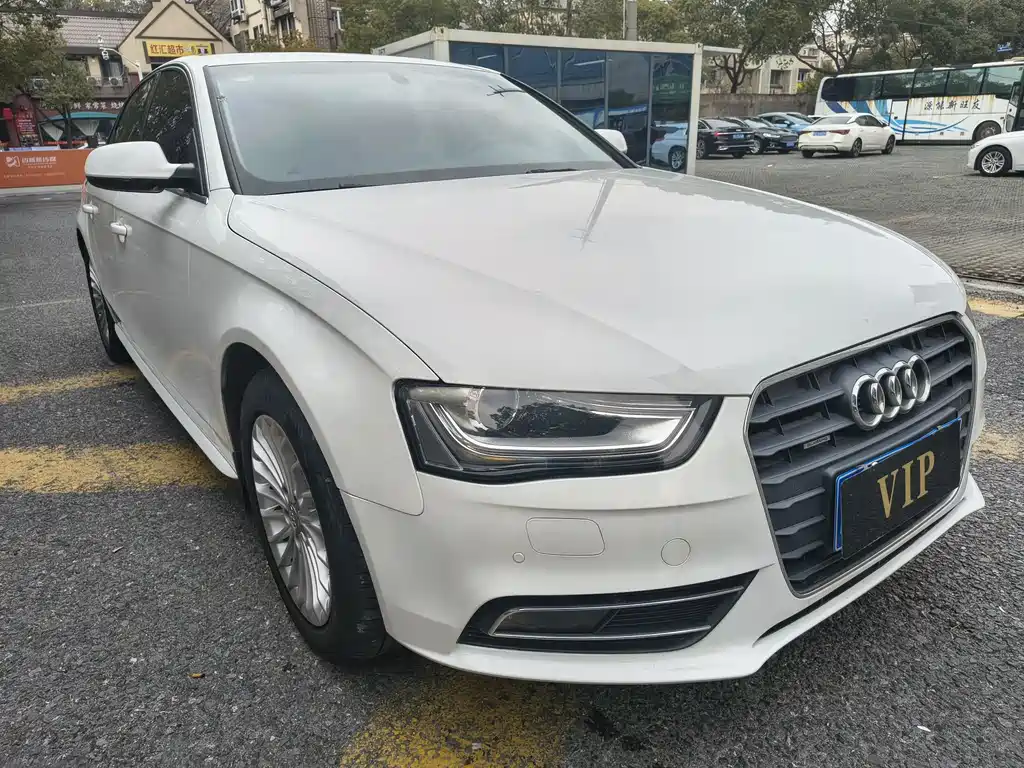 Audi Audi A4L 2015 35 TFSI Automatic Standard Model 2015 - thumbnail 4