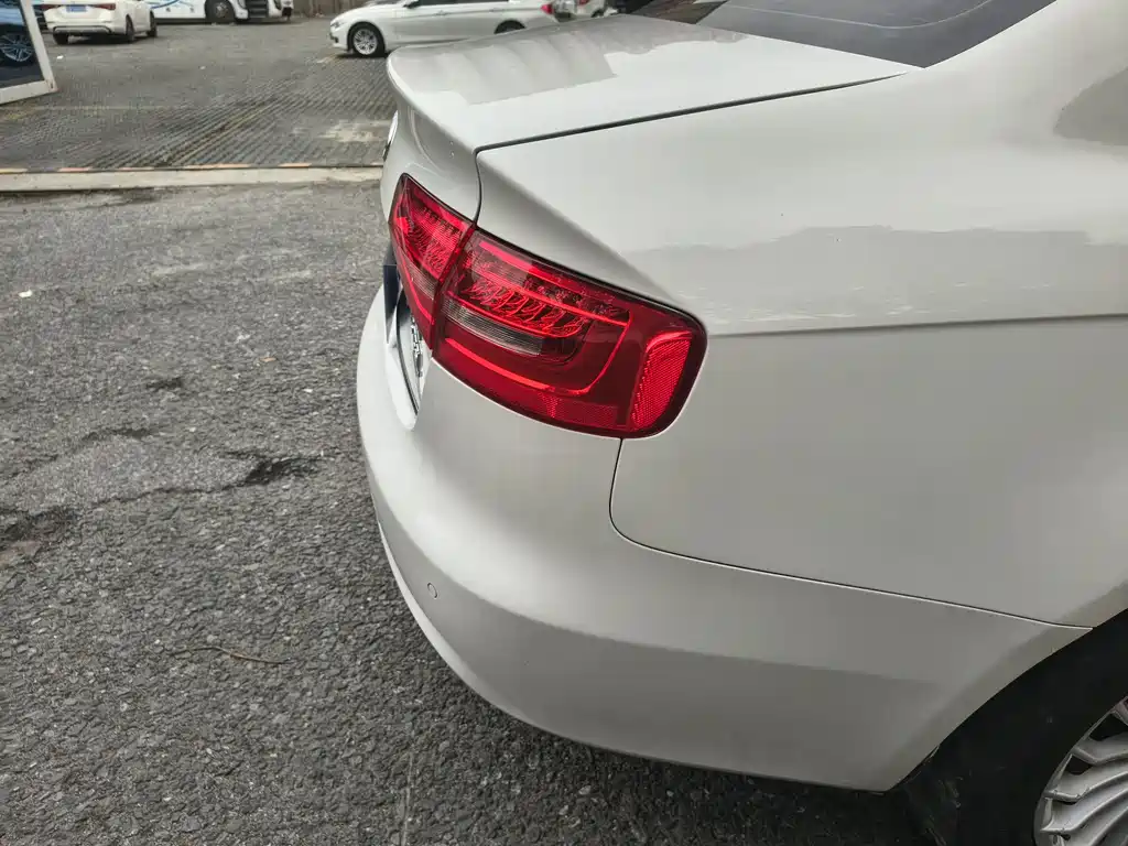 Audi Audi A4L 2015 35 TFSI Automatic Standard Model 2015 - thumbnail 6