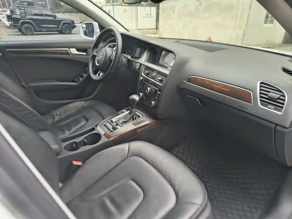 Audi Audi A4L 2015 35 TFSI Automatic Standard Model 2015 - thumbnail 12